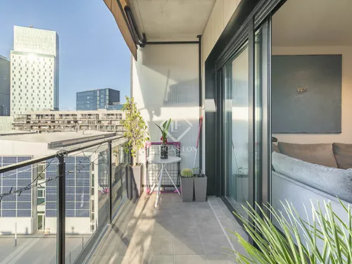 4 Bedrooms Apartment in Espronceda