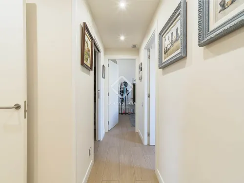 4 Bedrooms Apartment in Espronceda