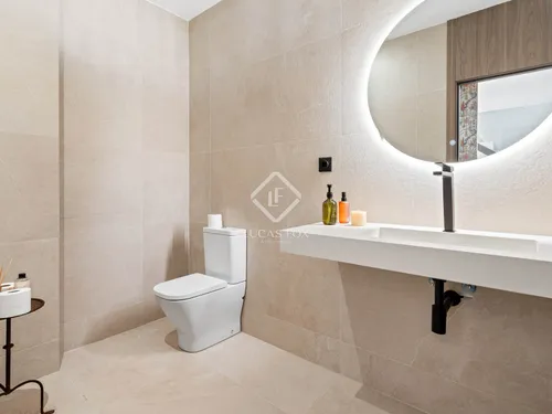 5 Bedrooms House / Villa in C. Buenos Aires