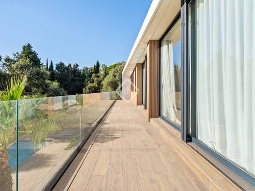 5 Bedrooms House / Villa in C. Buenos Aires