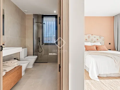 5 Bedrooms House / Villa in C. Buenos Aires