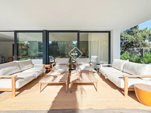 5 Bedrooms House / Villa in C. Buenos Aires