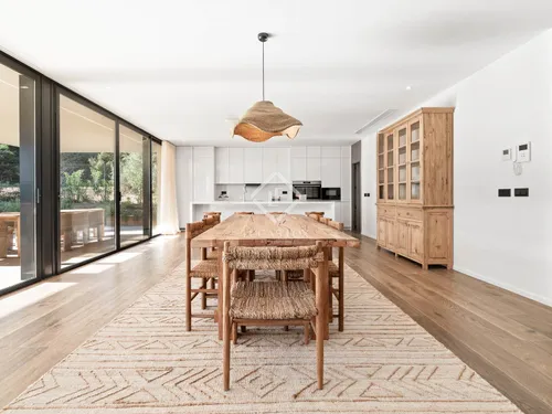 5 Bedrooms House / Villa in C. Buenos Aires