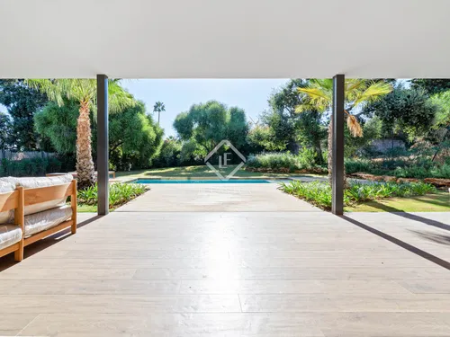 5 Bedrooms House / Villa in C. Buenos Aires