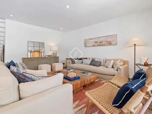 5 Bedrooms House / Villa in C. Buenos Aires