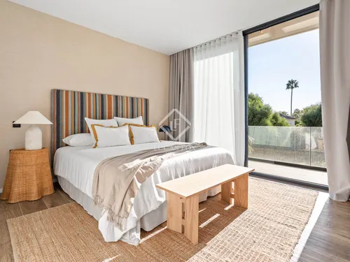 5 Bedrooms House / Villa in C. Buenos Aires