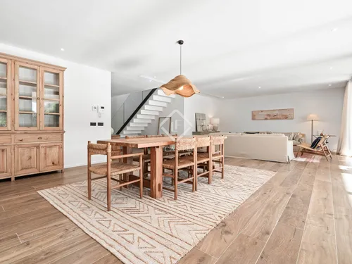 5 Bedrooms House / Villa in C. Buenos Aires