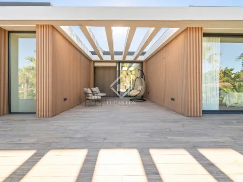 5 Bedrooms House / Villa in C. Buenos Aires