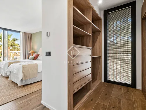 5 Bedrooms House / Villa in C. Buenos Aires