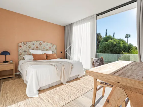 5 Bedrooms House / Villa in C. Buenos Aires