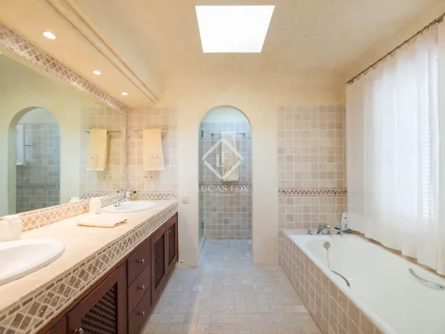 5 Bedrooms House / Villa in DS PUIG GROS