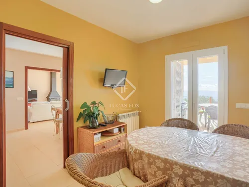 3 Bedrooms House / Villa in ARTIJOL