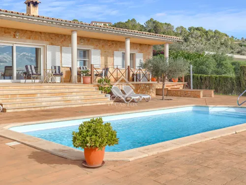 3 Bedrooms House / Villa in ARTIJOL