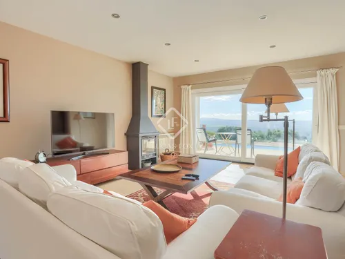 3 Bedrooms House / Villa in ARTIJOL