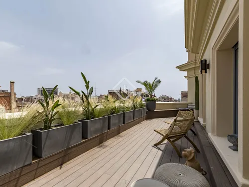 3 Bedrooms Apartment in Diputació