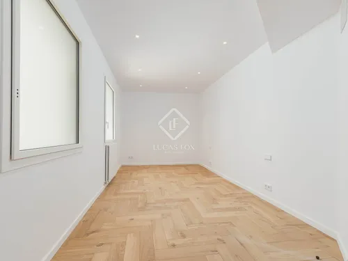 3 Bedrooms Apartment in Diputació