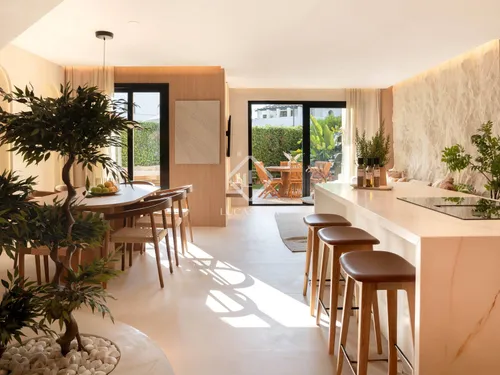 4 Bedrooms House / Villa in Azalea Beach