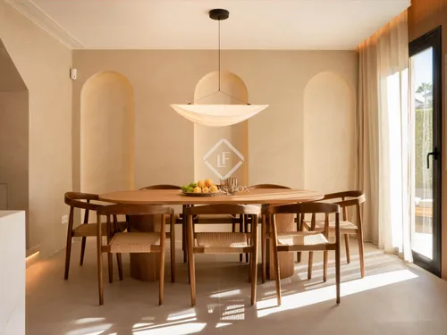 4 Bedrooms House / Villa in Azalea Beach