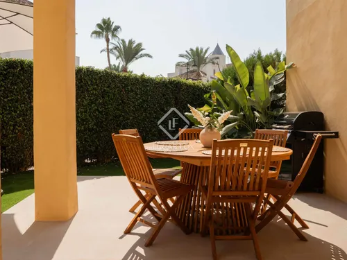 4 Bedrooms House / Villa in Azalea Beach