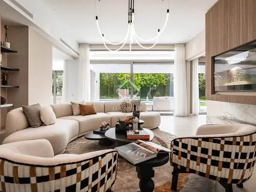 4 Bedrooms House / Villa in Urb. El Paraiso