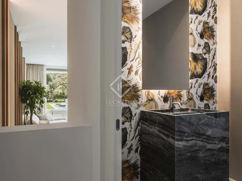 4 Bedrooms House / Villa in Urb. El Paraiso