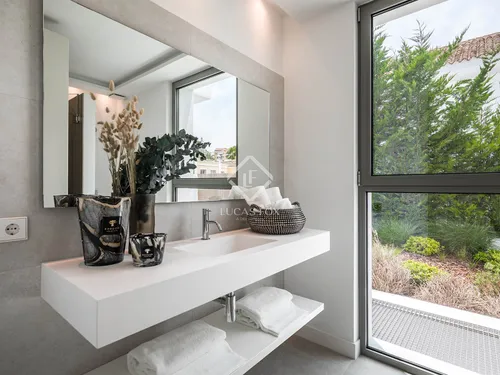 4 Bedrooms House / Villa in Urb. El Paraiso