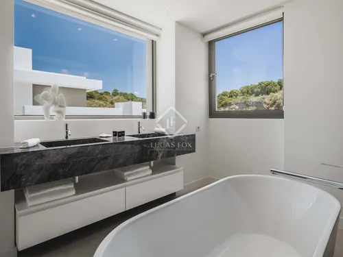 4 Bedrooms House / Villa in Urb. El Paraiso