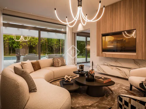 4 Bedrooms House / Villa in Urb. El Paraiso