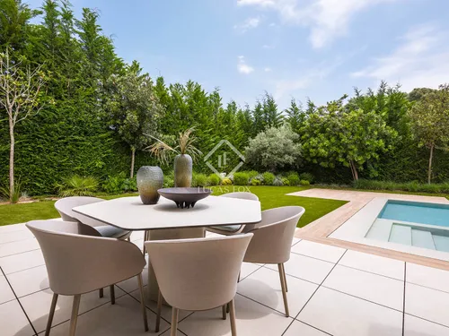 4 Bedrooms House / Villa in Urb. El Paraiso