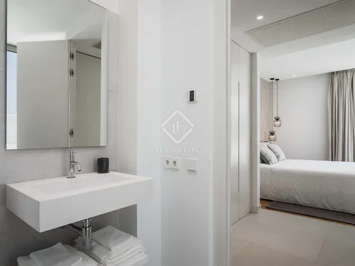 4 Bedrooms House / Villa in Urb. El Paraiso