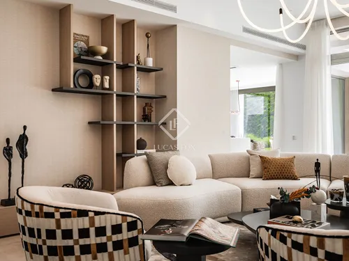 4 Bedrooms House / Villa in Urb. El Paraiso