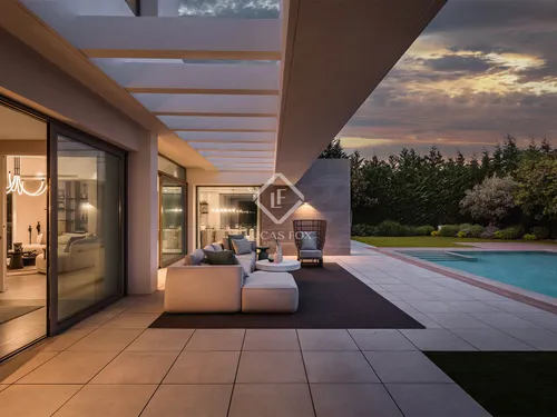 4 Bedrooms House / Villa in Urb. El Paraiso