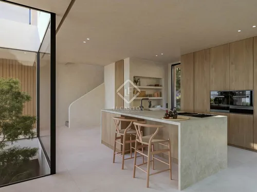 5 Bedrooms House / Villa in Carrer Islandia