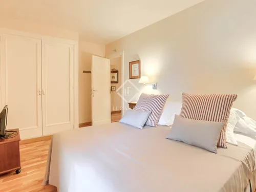 3 Bedrooms Apartment in carrer des barranc