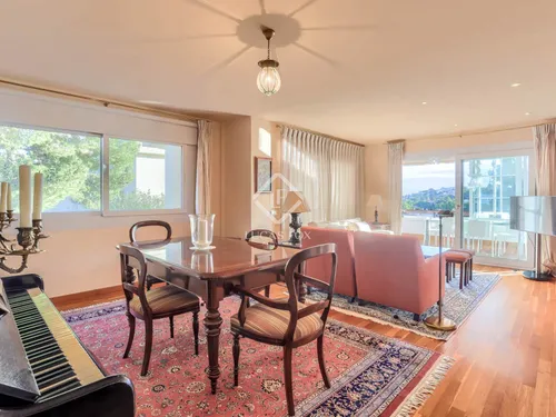 3 Bedrooms Apartment in carrer des barranc