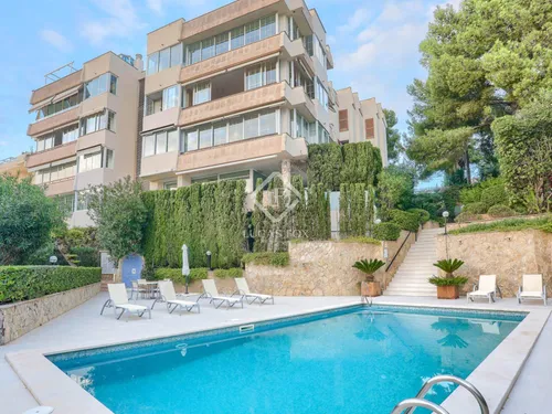 3 Bedrooms Apartment in carrer des barranc