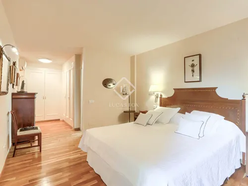 3 Bedrooms Apartment in carrer des barranc