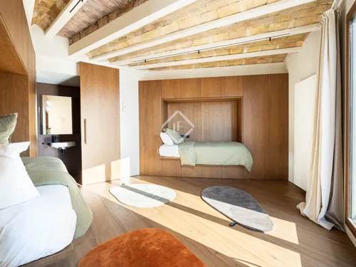 2 Bedrooms Apartment in Ausias Marc