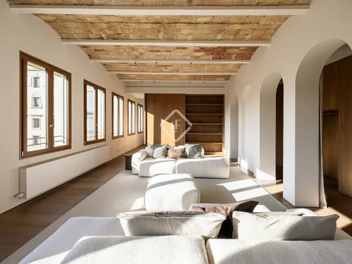 2 Bedrooms Apartment in Ausias Marc