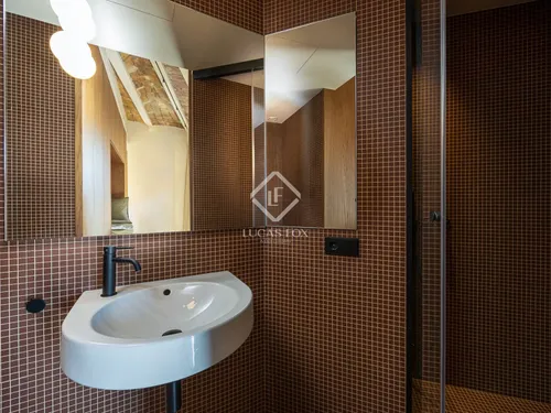 2 Bedrooms Apartment in Ausias Marc