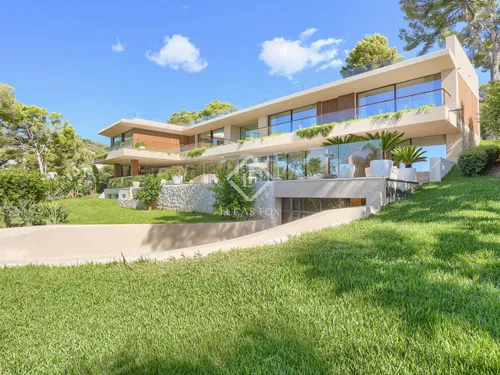 7 Bedrooms House / Villa in Margalida Coll