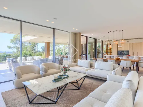 7 Bedrooms House / Villa in Margalida Coll