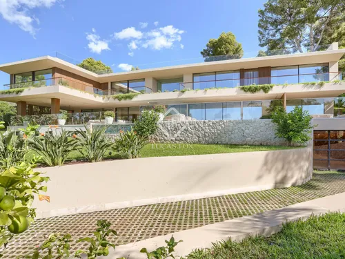 7 Bedrooms House / Villa in Margalida Coll