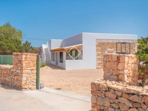 3 Bedrooms House / Villa in Camino de Cala en Baster