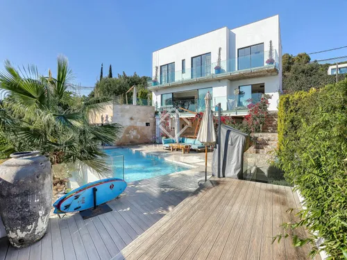 Modern 5 Bedrooms villa with outstanding view for sale in Genova, Mallorca, Spain