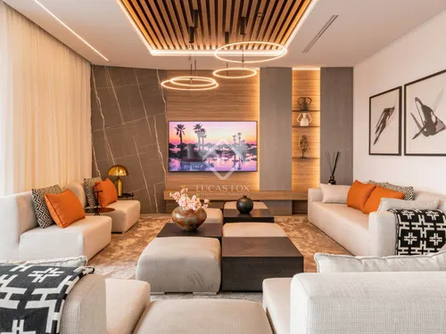 6 Bedrooms House / Villa in Carrer Buho