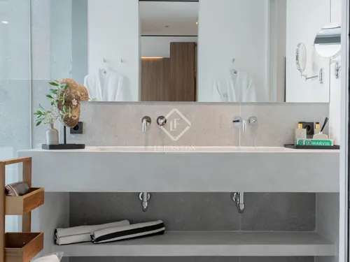 6 Bedrooms House / Villa in Carrer Buho