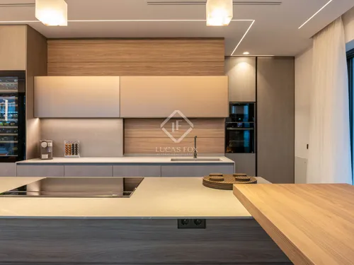 6 Bedrooms House / Villa in Carrer Buho