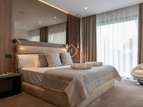 6 Bedrooms House / Villa in Carrer Buho