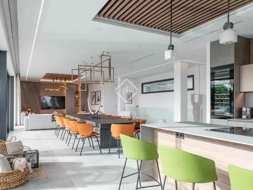 6 Bedrooms House / Villa in Carrer Buho